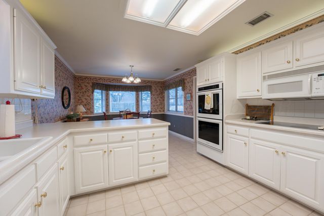 6706 GAINSBOROUGH Road, Amarillo, TX 79106