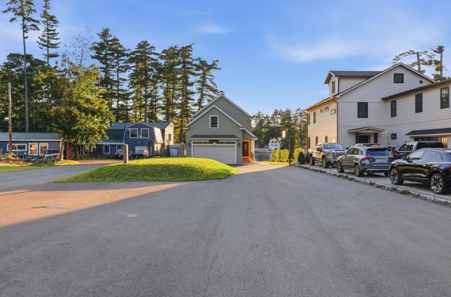 45 Ball Avenue, Salem, NH 03079