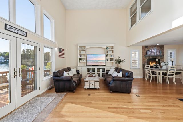 45 Ball Avenue, Salem, NH 03079