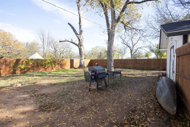 723 Plum Street, Graham, TX 76450