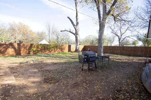 723 Plum Street, Graham, TX 76450