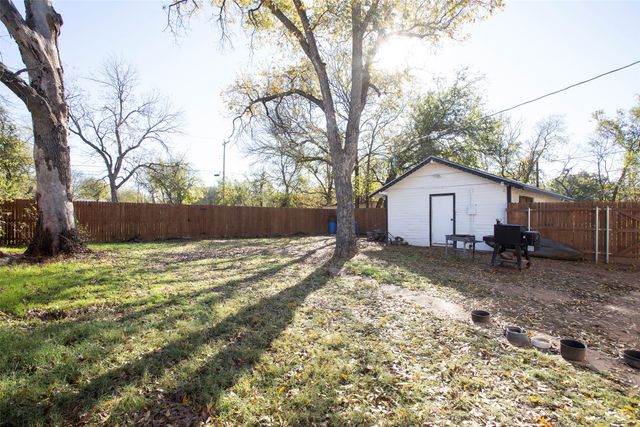 723 Plum Street, Graham, TX 76450