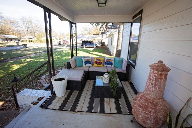 723 Plum Street, Graham, TX 76450