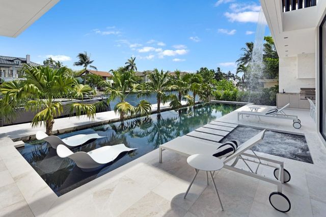 1721 SE 11th Street, Fort Lauderdale, FL 33316