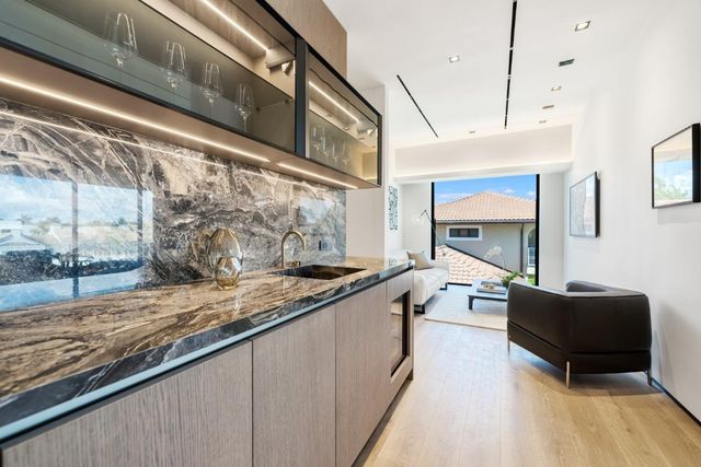 1721 SE 11th Street, Fort Lauderdale, FL 33316