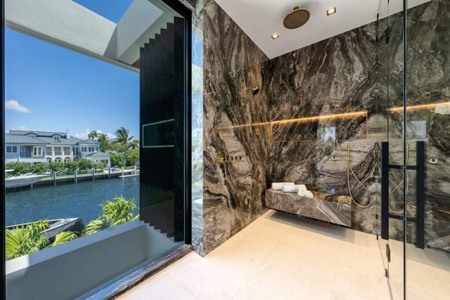 1721 SE 11th Street, Fort Lauderdale, FL 33316