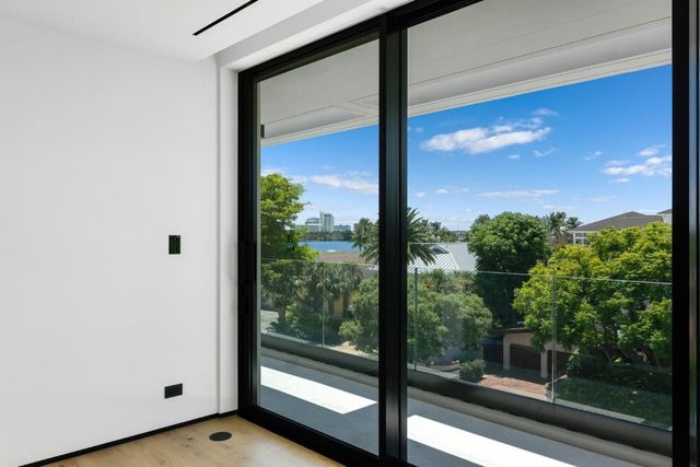 1721 SE 11th Street, Fort Lauderdale, FL 33316