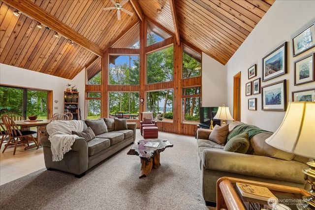 14025 96th Street Ct, Anderson Island, WA 98303