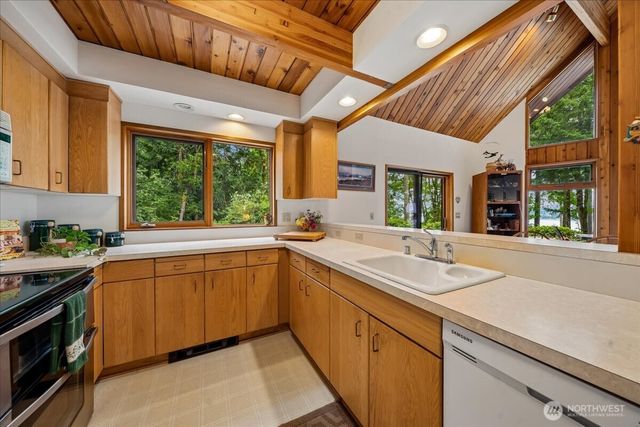 14025 96th Street Ct, Anderson Island, WA 98303