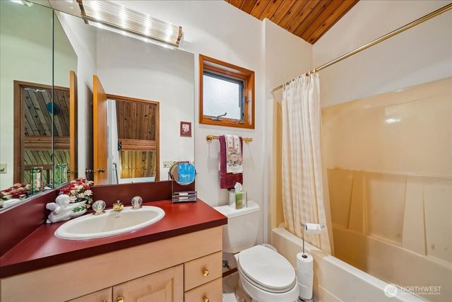 14025 96th Street Ct, Anderson Island, WA 98303