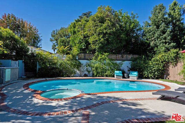 4909 Van Noord Avenue, Sherman Oaks, CA 91423