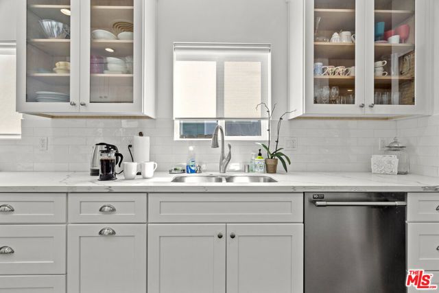 4909 Van Noord Avenue, Sherman Oaks, CA 91423