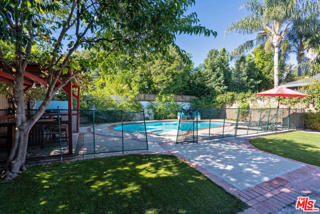 4909 Van Noord Avenue, Sherman Oaks, CA 91423