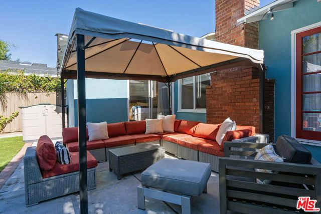 4909 Van Noord Avenue, Sherman Oaks, CA 91423