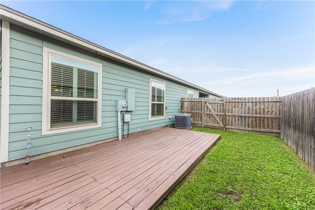 7430 Castille Ct, Corpus Christi, TX 78414