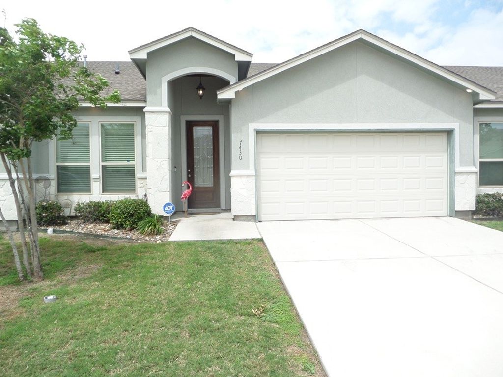 7430 Castille Ct, Corpus Christi, TX 78414