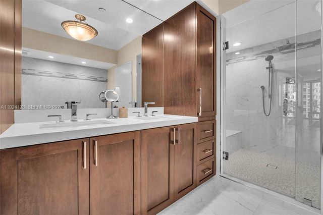 333 Las Olas Way 1705, Fort Lauderdale, FL 33301