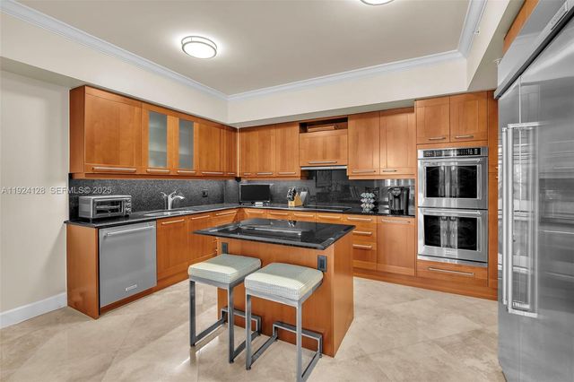 333 Las Olas Way 1705, Fort Lauderdale, FL 33301