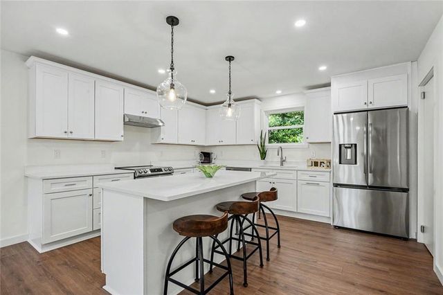401 Cottonwood Drive, Woodstock, GA 30189