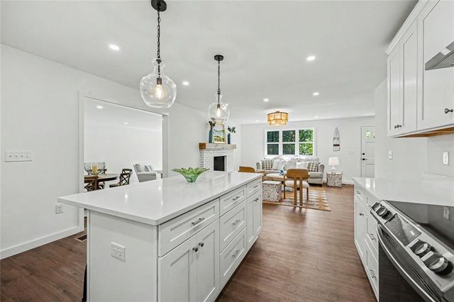 401 Cottonwood Drive, Woodstock, GA 30189