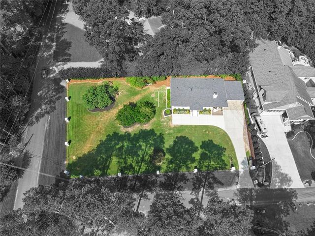 401 Cottonwood Drive, Woodstock, GA 30189