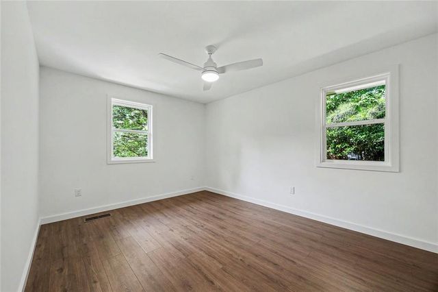 401 Cottonwood Drive, Woodstock, GA 30189
