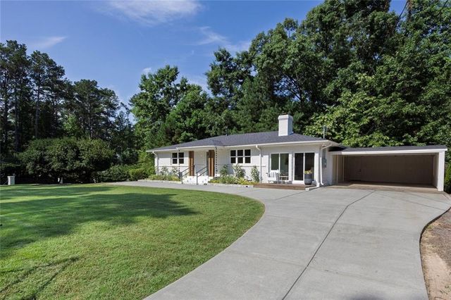 401 Cottonwood Drive, Woodstock, GA 30189