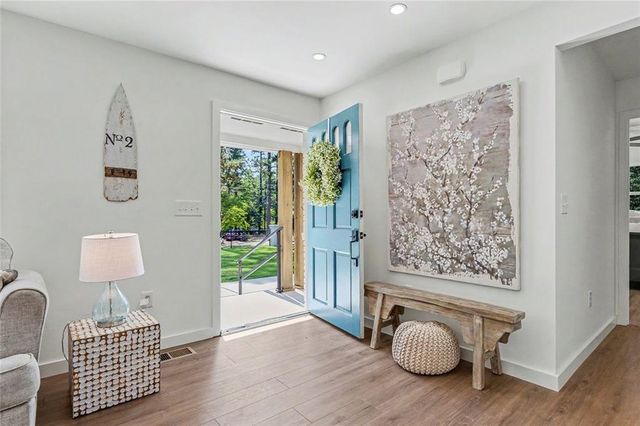 401 Cottonwood Drive, Woodstock, GA 30189