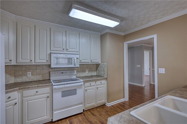 1006 English Oak Lane, Winder, GA 30680