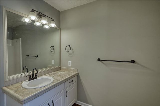 1006 English Oak Lane, Winder, GA 30680