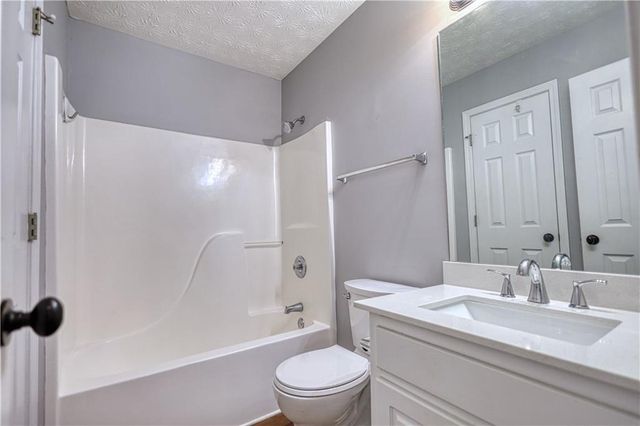 1006 English Oak Lane, Winder, GA 30680