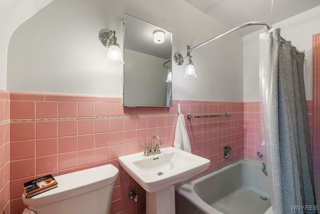 4090 Lower River Road, Lewiston, NY 14174