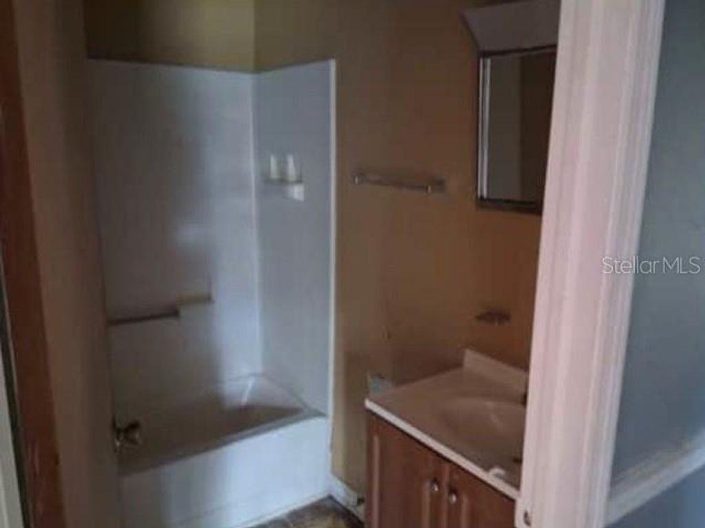 Image 8 of property listing at 306 WATSON AVENUE, Arcadia, FL 34266