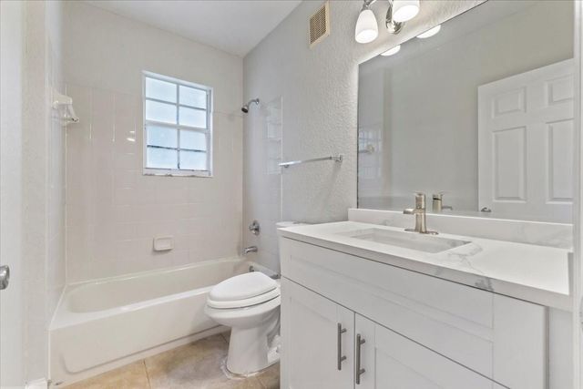 2301 Belmont Ln 2301, North Lauderdale, FL 33068