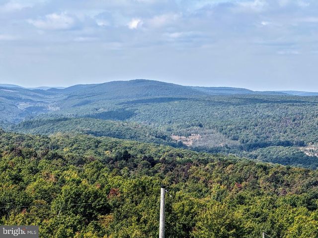 532 BUCK MOUNTAIN BLVD, Hazle Township, PA 18202