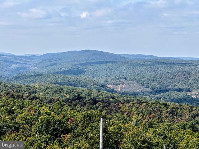 532 BUCK MOUNTAIN BLVD, Hazle Township, PA 18202