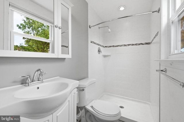 7021 BEDROCK RD, Alexandria, VA 22306