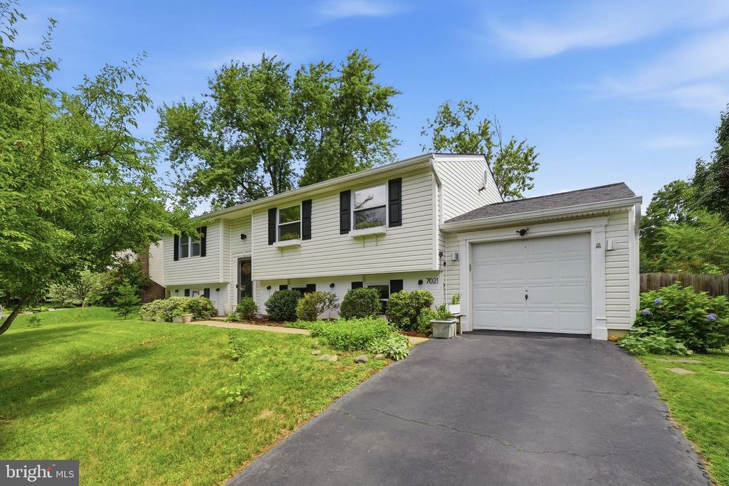 7021 BEDROCK RD, Alexandria, VA 22306