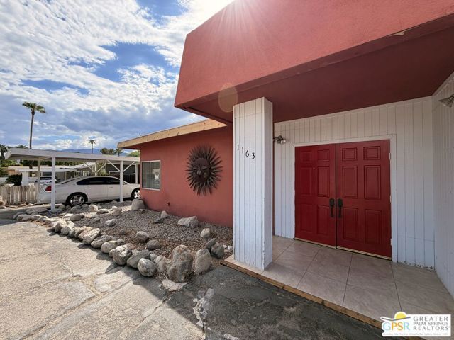 1163 N Calle Marcus, Palm Springs, CA 92262