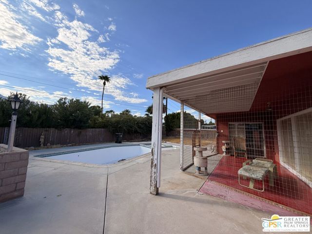 1163 N Calle Marcus, Palm Springs, CA 92262
