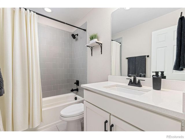 6140 Easton Circle, Frederick, CO 80504