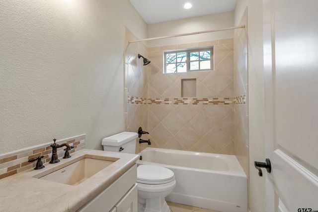 4318 Cascades Blvd, Tyler, TX 75709