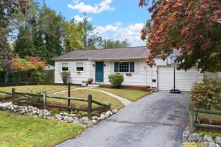15 Plante St, New Bedford, MA 02745