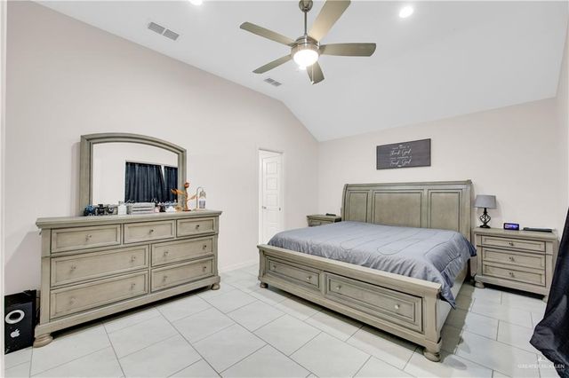 401 Templo Dorado Street, Mission, TX 78572