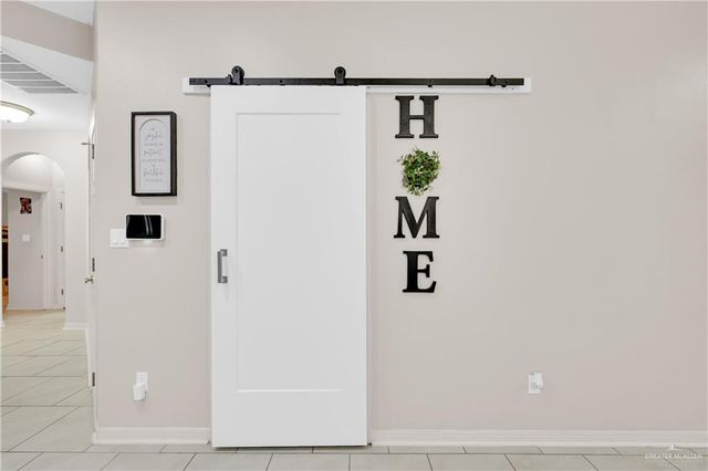 401 Templo Dorado Street, Mission, TX 78572