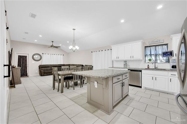 401 Templo Dorado Street, Mission, TX 78572