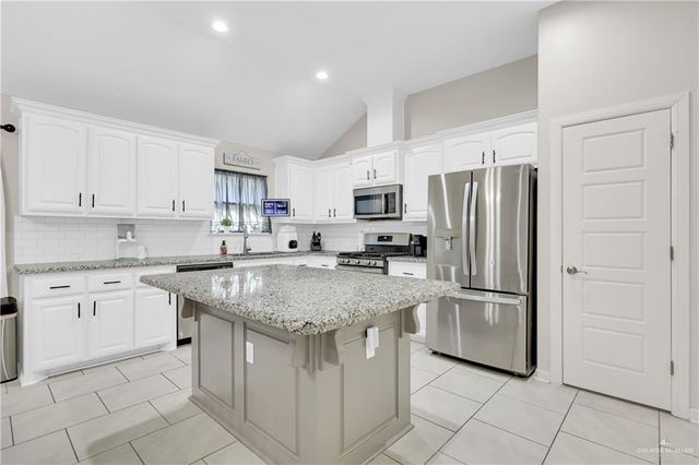 401 Templo Dorado Street, Mission, TX 78572