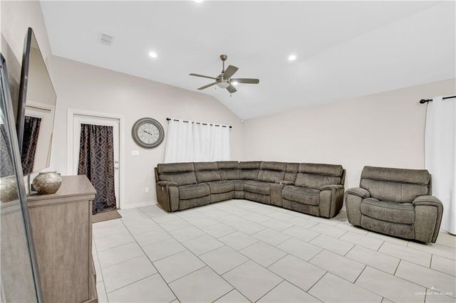 401 Templo Dorado Street, Mission, TX 78572