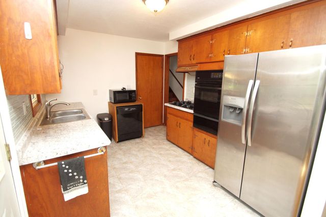 3701 Flag Avenue N, New Hope, MN 55427