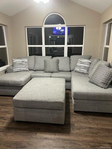 2909 Hideaway Beach Drive, Brighton Township, MI 48114